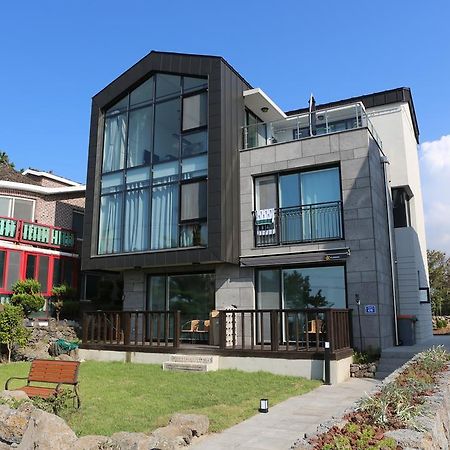 Plumeria Pension Jeju by Eksteriør bilde