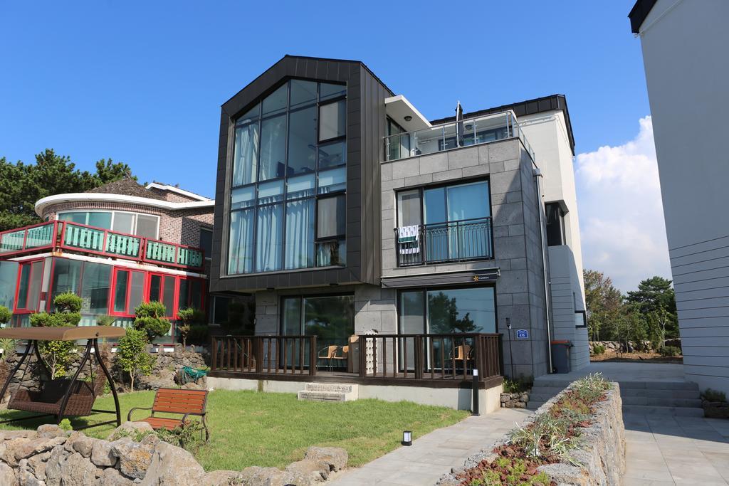 Plumeria Pension Jeju by Eksteriør bilde