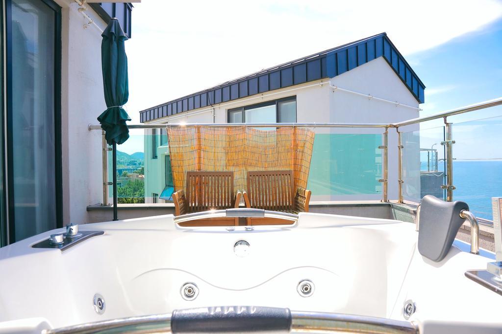 Plumeria Pension Jeju by Eksteriør bilde